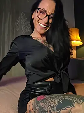 EmilyDiazofficial - Show heels