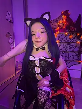 MiniSophiaa - Show ass/doggy 5min