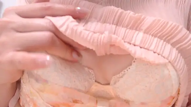 Ayakappp - 家族に内緒で全裸で潮吹きｵﾅ見られたい(n*´ω`*n)