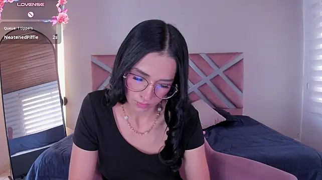 Ella__olmos - flash tits 😏
