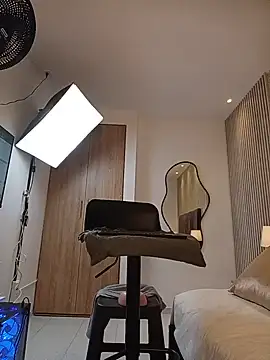 Lola__sweetx - SPANK ASS X4