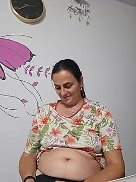 IsabelleCraft - Nacked in bathroom