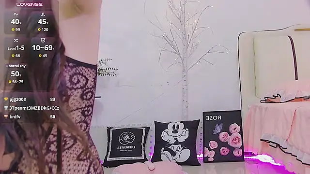 Luckmia333 - 脱光光抹油5分钟，小粉链接5分钟