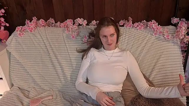 TeressaKapanke - Massage my boobs close to the cam