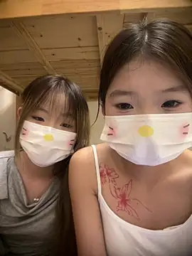 Angel-Sisters - 为什么有个大叔在边上 啊啊啊 大叔的鸡吧好大啊 淫水都被他草出来了