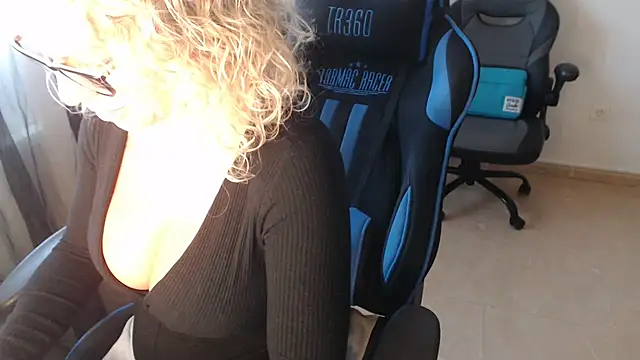 LARACRUZ30