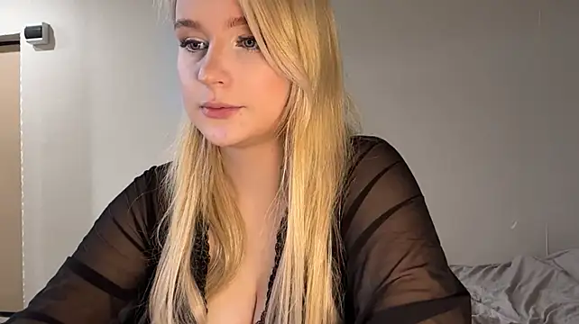 Real_anna - Play with my nipples under dress