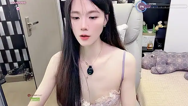 Yueyue-MM - 上空侧身小狗趴+打pp5下