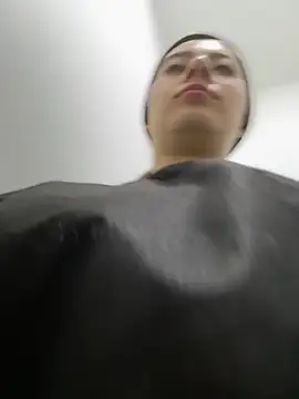 Kloe__t18 - Flash ass at gym