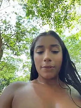 SaryJonex - RUB MY PUSSY IN PUBLIC