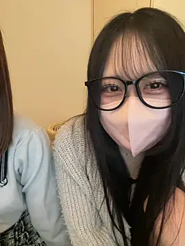 Mao_maochan - ｽﾏﾎ・無加工！処女喪失配信！無加工によりグロ注意！