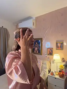 Annieesweett - show boobs