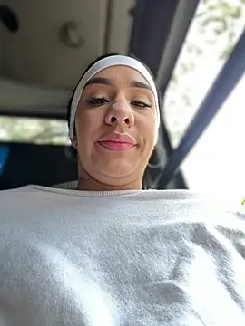 __IRIS__ - Take out my tits and play in public