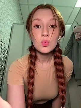 Katexxxx - shake naked boobs!! 🫨
