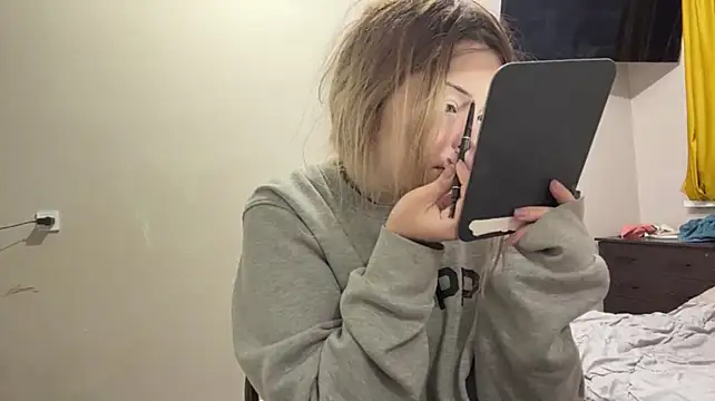 Miafruit - Show my bra+licl lips