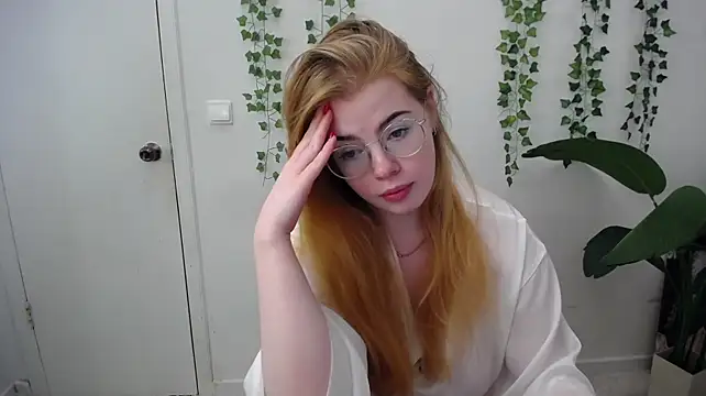 Mary_elle_ - hands under top + squeeze boobs
