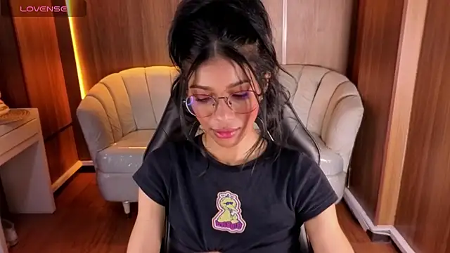 Alina_b_ - FINGERS (3/4) INSIDE PUSSY REMOVE CLTHES