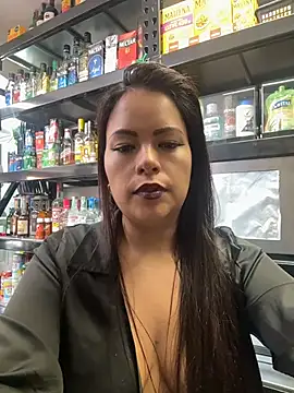 MIA_ROSSEEE - Masturbation with object of the store