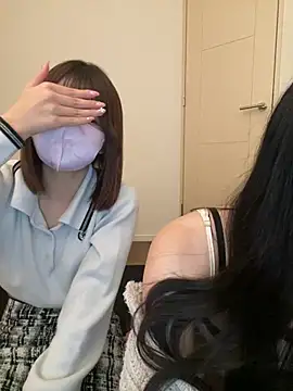 Mao_maochan - ｽﾏﾎ・無加工！処女喪失配信！無加工によりグロ注意！