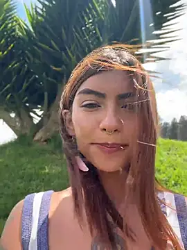 Zoe_addiction - Remove panties on the street
