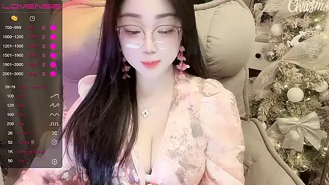 Monica-666888- - 🍁秋天想吃火锅🍲，糖炒栗子，冰糖葫芦，奶茶