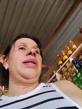 MIA-LARIOS - Mostrar pussy ♥️