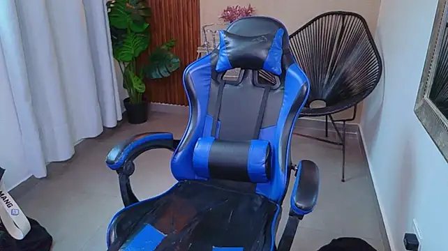 Kenya--Buhle - Orgasm with my fucking machine