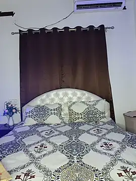 Bold-Cat - Full nude show
