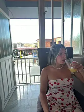 Sarita-candy - Suck a guy's cock on the street