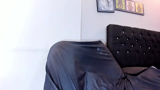 JennieRosse - fingers in the pussy