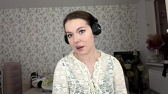 ElizbethPizza - Show outfit