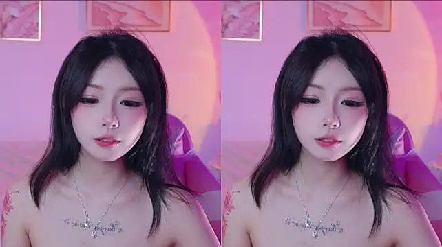 Xiyu-Ada - 😍手伸内裤揉鲍鱼＋隔衣乳夹💦