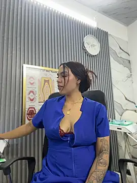 Daniela-sexy - Stay in your lingerie.