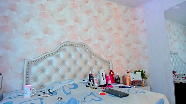 ZoeTaylorl - flash tits + oil