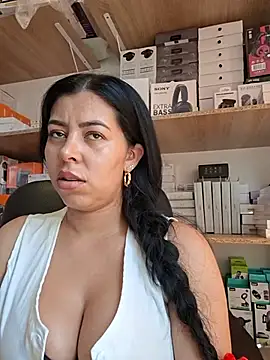 Luianna - Fuck dildo for 4 minutes
