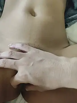 AC_yiyun - 新人宝宝第一天播，哥哥们多多支持哦
