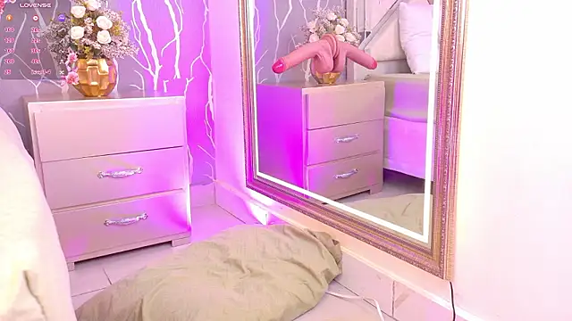 Julia_paterson - SHOW ASS IN DOGGY
