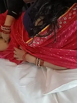 _in_v_a_n_i_ll_a - Full nude in bed