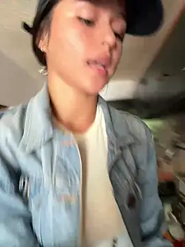 Rubbykira_ - First Squirt of the day 🌊