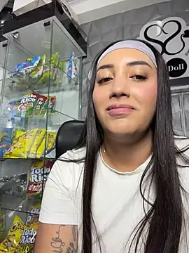 Hannahoff - my boss touch my titis?
