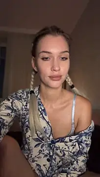 KikiWatson - 😍Show panties 😍