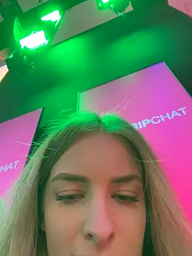 EvieEvans - LAST TIP GETS PORN WITH 50 STRANGERS