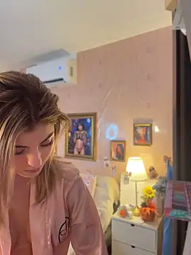 Annieesweett - show boobs