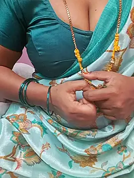 Tamil_Ammani - Boobs show😜😜😝🥰🔥🔥🔥