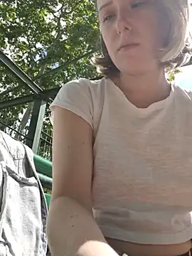 Public_Katrisha - 1 finger in my pussy deep👍