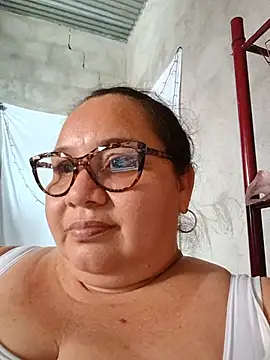 HotXXXgirl_01 - En cuantro sin bragas 🍑🍆🍒