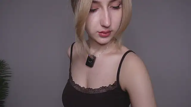TariLechliter - Hot massage big boobs eyescontact tease
