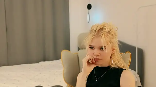 Mood_berry_ - Sexy Poses on the Bed