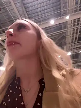 AngelinaTous - I'll show my ass + spank 5 times🍑