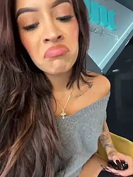 MystiqueXXX - FINGERING MY PUSSY CLOSE UP! 🎃😈